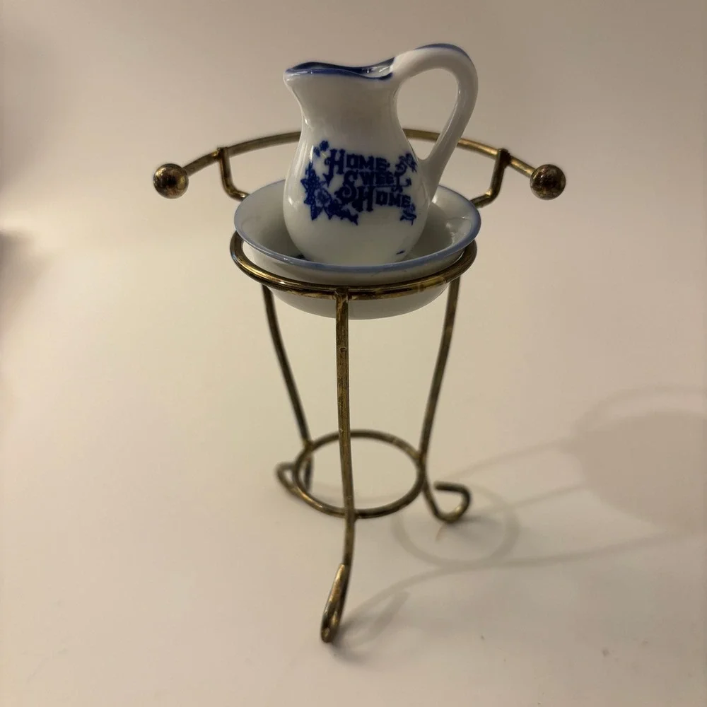 VTG Dollhouse Miniature Porcelain Wash Stand Set Pitcher Basin Metal Rack 1:12